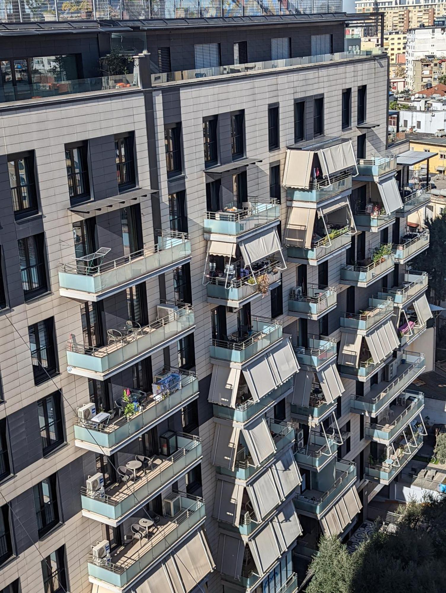 Spiranca Downtown Comfort Apartment Tirana Exterior photo